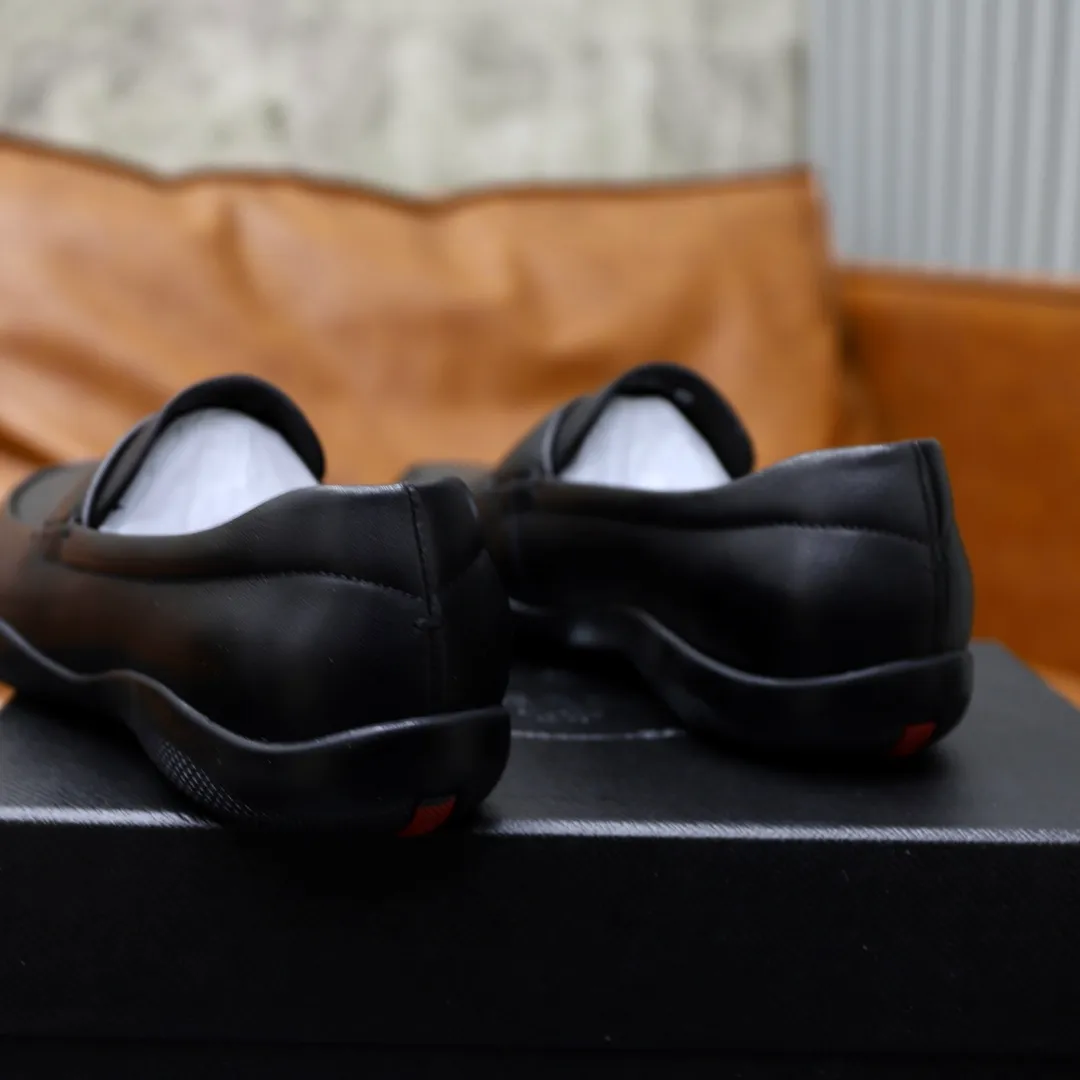 Men's shoes💰600💰Top original order Brand: PRADA (Prada) Standard code: Men's code 38/44 (45 can be customized) Grade: Same as the official website Material: Original cowhide surface, cowhide lining, original wear-resistant soft outsole Style category: Business casual slip-on shoes, young fashion, European and American trends, British style Color: actual picture color